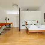 Maral Loft Bogenhausen מינכן